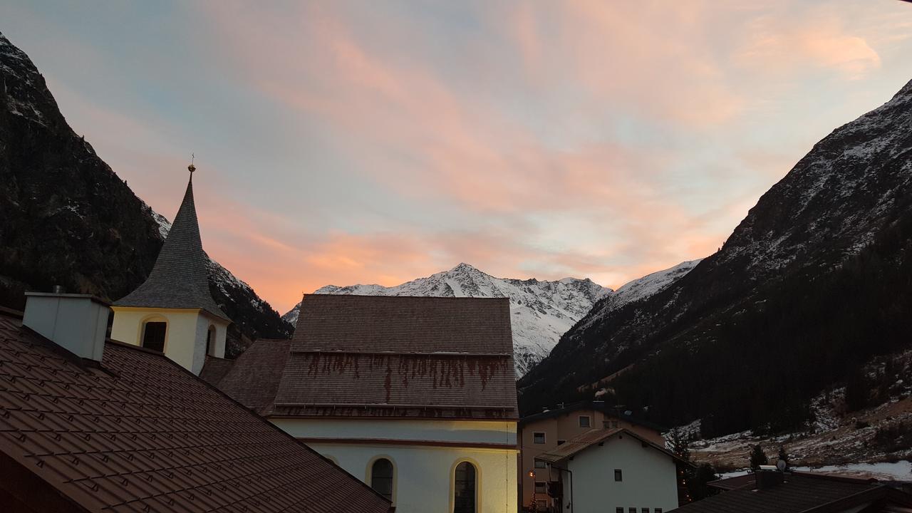 Gasthof Pension Santeler Sankt Leonhard im Pitztal Eksteriør billede